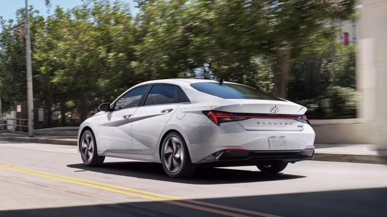 Hyundai Elantra MD – Affordable Style, Fuel Efficiency, and Surprising Features Make This Compact Sedan Stand Out