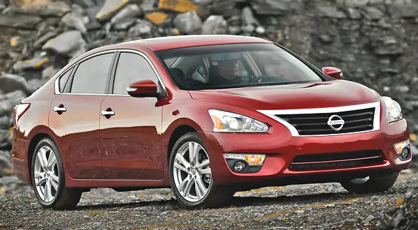 Nissan Altima L32 – A Comfortable Mid-Size Sedan with Strong Performance and Everyday Reliability